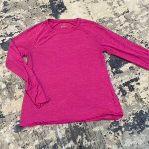 Tek Gear size large workout shirt with thumb holes